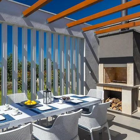 בית נופש Sabina פורץ